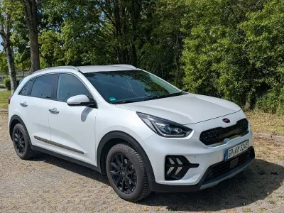 Używany Kia Niro Spirit 141 KM (103 kW) 2021 Biały SUV