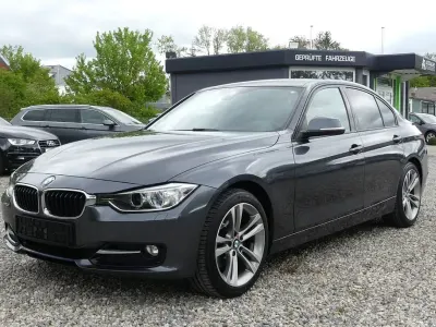 Gebraucht BMW 320 Sport Line 184 PS (135 kW) 2015 Mineralgrau metallic Limousine