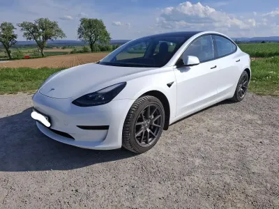 Begagnad Tesla Model 3 RWD 239 kW (325 HK) 2021 Sedan