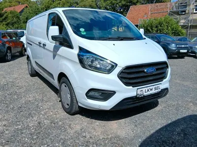 Gebraucht Ford 300 131 PS (96 kW) 2020 Weiß Van / Kleinbus