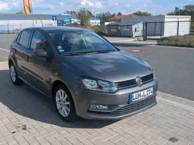 Gebraucht VW Polo LOUNGE 90 PS (66 kW) 2016 Grau Limousine