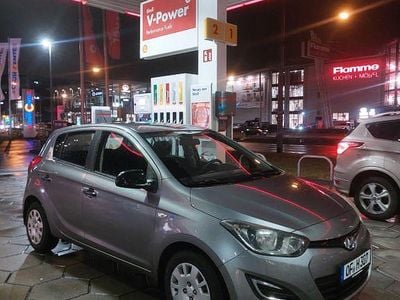 Grau Gebraucht 2012 Hyundai i20 Classic Limousine | 3.500 € (Teuer)