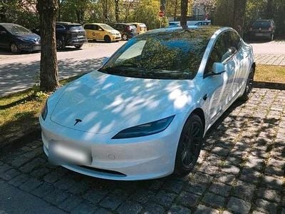 Second-hand Tesla Model 3 Long Range RWD 210 kW (286 CP) 2024 Alb Berlinǎ
