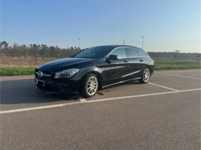 Gebraucht Mercedes CLA180 Shooting Brake Urban 122 PS (89 kW) 2016 Schwarz Kombi