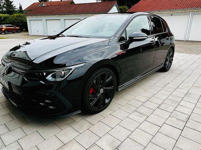 Używany VW Golf VIII GTI 245 KM (180 kW) 2022 Czarny Sedan/Limuzyna