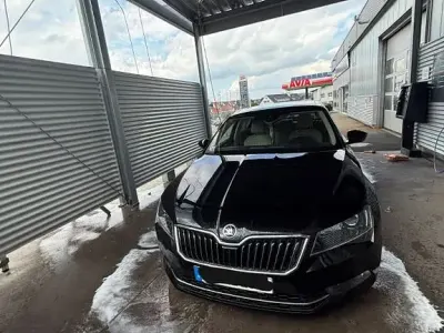 Gebraucht Skoda Superb LAURIN & KLEMENT 280 PS (205 kW) 2017 Schwarz Limousine