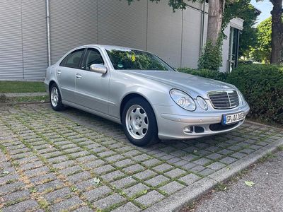 Mercedes E200