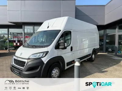 Gebraucht Peugeot Boxer 140 PS (102 kW) 2024 Lackierung weiss icy/deckende lackierung Van