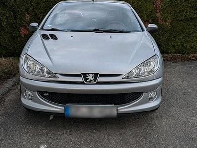 Begagnad Peugeot 206 CC 109 HK (80 kW) 2005 Silver Cab