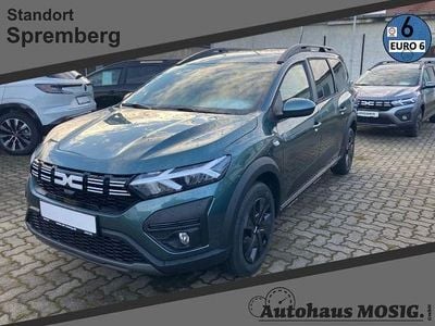 Neu Dacia Jogger Expression 101 PS (74 kW) 2025 Grün Van / Kleinbus