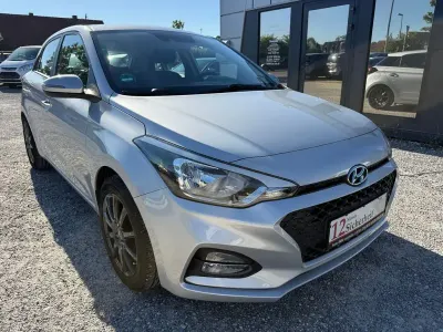 Gebraucht Hyundai i20 101 PS (74 kW) 2019 Silber Kleinwagen
