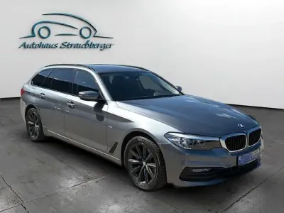 Gebraucht BMW 520 Sport Line 190 PS (139 kW) 2018 Blaukeine angabe Kombi