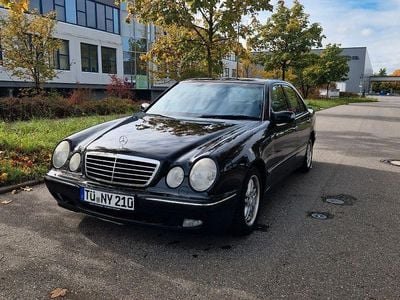 Mercedes E320