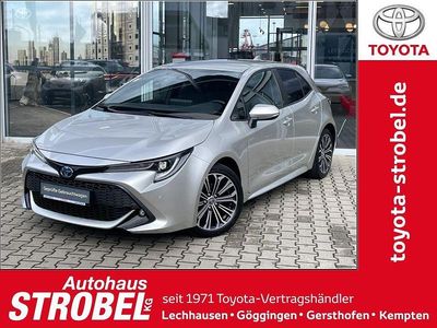 Gebraucht Toyota Corolla Team 122 PS (89 kW) 2022 Precious silver Limousine