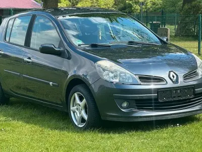 Brugt Renault Clio II Authentique 75 HK (55 kW) 2005 Grå Sedan