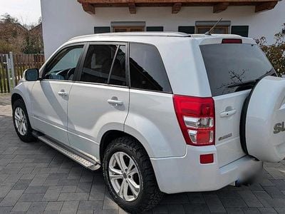 Gebraucht Suzuki Grand Vitara Limited 169 PS (124 kW) 2010 Weiß SUV