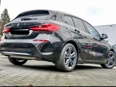 Schwarz Gebraucht 2019 BMW 118 Shadowline Kleinwagen | 18.500 € (Fairer Preis)