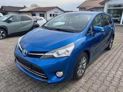 Usata Toyota Verso Executive 177 CV (130 kW) 2014 Blu Monovolume