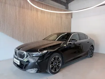 Gebraucht BMW i5 M Sport 250 kW (340 PS) 2024 Schwarz Limousine