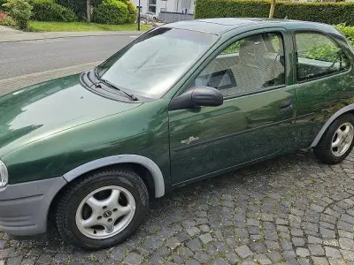 Gebraucht Opel Corsa 45 PS (33 kW) 1996 Grün Kleinwagen