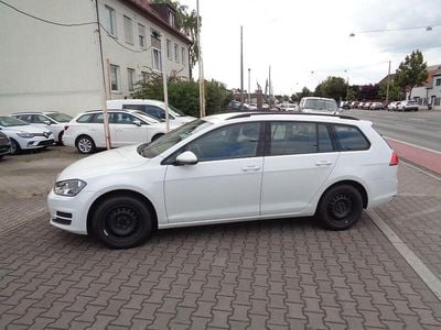 Gebraucht VW Golf VII Trendline 110 PS (80 kW) 2016 Weiß Kombi