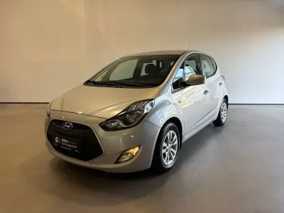 Gebraucht Hyundai ix20 Classic 90 PS (66 kW) 2016 Silber Kleinwagen