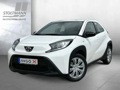 Neu Toyota Aygo X Business Edition 72 PS (52 kW) 2025 Weiß SUV