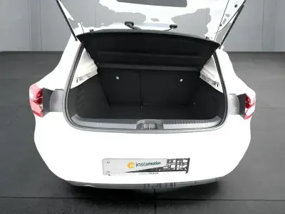 Begagnad Renault Clio V 90 HK (66 kW) 2022 Vit Sedan