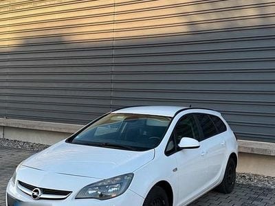 Gebraucht Opel Astra 125 PS (91 kW) 2012 Weiß Kombi
