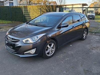 Gebraucht Hyundai i40 Edition 136 PS (100 kW) 2012 Grau Kombi