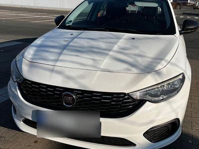 Gebraucht Fiat Tipo 95 PS (69 kW) 2017 Weiß Kombi