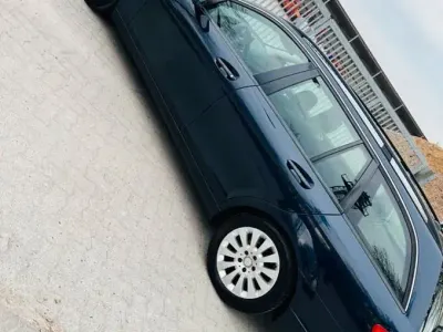 Gebraucht Mercedes 220 170 PS (125 kW) 2010 Blau Limousine