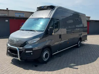 Gebraucht Iveco Daily 180 PS (132 kW) 2020 Grau Van / Kleinbus