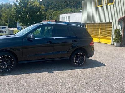 Second-hand Mercedes ML350 258 CP (189 kW) 2012 Negru SUV