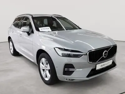 Gebraucht Volvo XC60 Momentum 197 PS (144 kW) 2022 Silver dawn metallic SUV