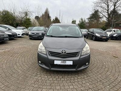 Gebraucht Toyota Verso 126 PS (92 kW) 2011 Grau Van / Kleinbus