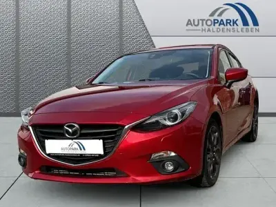 Używany Mazda 3 Nakama 150 KM (110 kW) 2017 Czerwony Hatchback