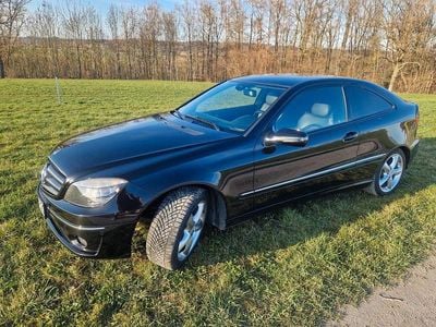 Second-hand Mercedes CLC220 150 CP (110 kW) 2009 Negru Hatchback