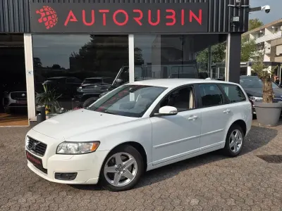 Gebraucht Volvo V50 Momentum 136 PS (100 kW) 2008 Weiß Kombi