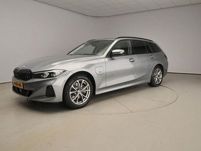 Gebraucht BMW 330e Sport Line 292 PS (214 kW) 2022 Grau Kombi