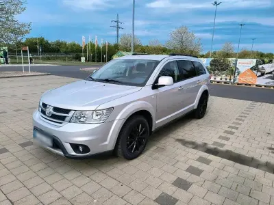 Usado Fiat Freemont Urban 140 CV (102 kW) 2011 Plateado SUV