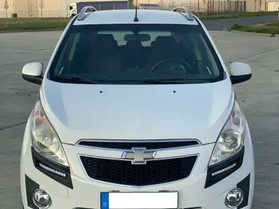 Gebraucht Chevrolet Spark LS 82 PS (60 kW) 2011 Weiß Kleinwagen