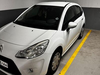 Weiß Gebraucht 2013 Citroën C3 PureTech Kleinwagen | 3.900 €