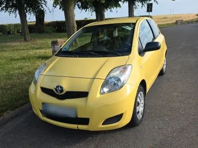 Gebraucht Toyota Yaris Cool 69 PS (50 kW) 2009 Gelb Kleinwagen
