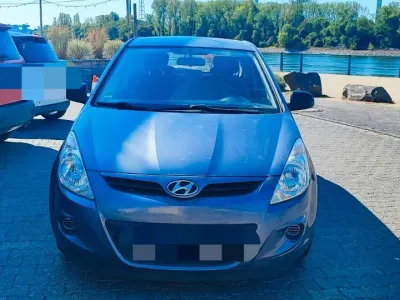 Gebraucht Hyundai i20 77 PS (56 kW) 2009 Grau Kleinwagen