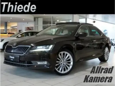 Używany Skoda Superb LAURIN & KLEMENT 280 KM (205 kW) 2017 Brązowy Sedan/Limuzyna