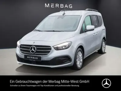 Używany Mercedes T180 Progressive 116 KM (85 kW) 2025 Srebrny Minivan