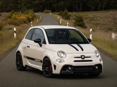 Gebraucht Abarth 595 Competizione 179 PS (131 kW) 2018 Weiß Kleinwagen