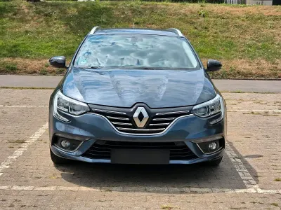 Gebraucht Renault Mégane GrandTour 116 PS (85 kW) 2018 Grau Kombi