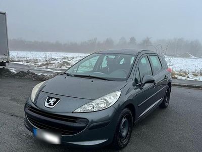 Grau Gebraucht 2008 Peugeot 207 Kombi | 1.500 € (Etwas zu teuer)